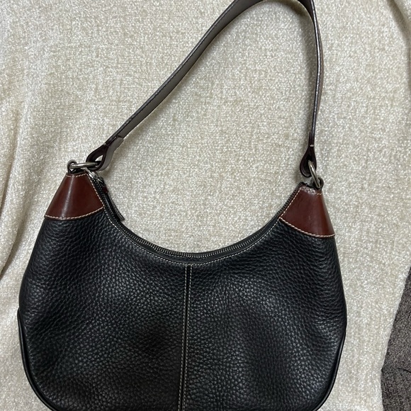 Authentic Dooney and Bourke leather purse. Excellent condition. - Picture 3 of 5